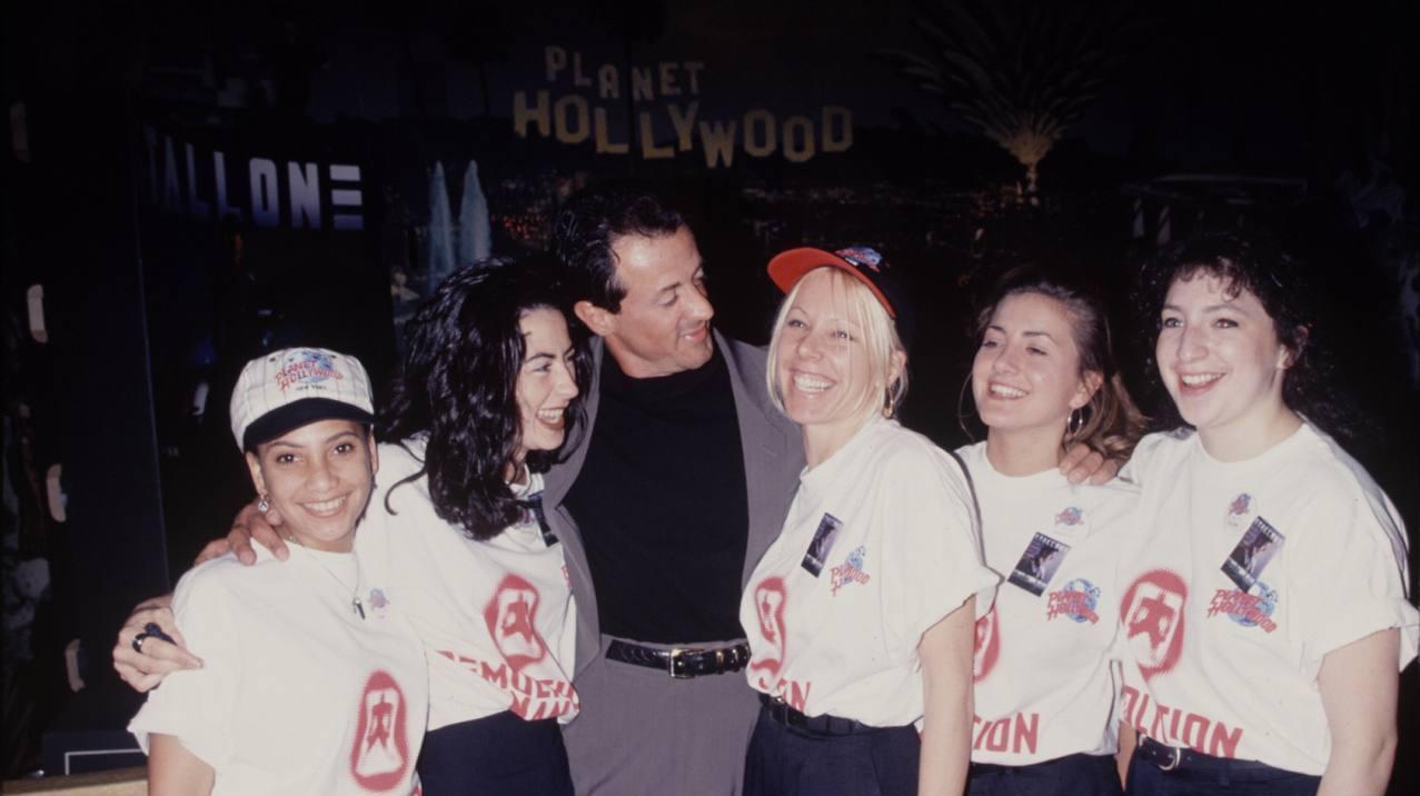 Stallone et le Planet Hollywood - Page 3 Gdca10