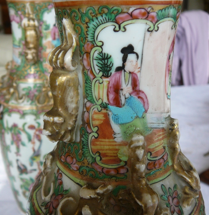 Paire de vases Chine Japon anciens ou faux anciens P1030268