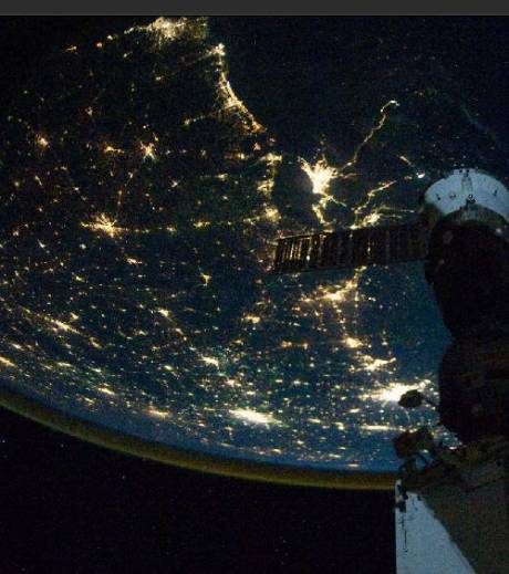 images de la  Terre la nuit vue depuis l'espace La-ter10