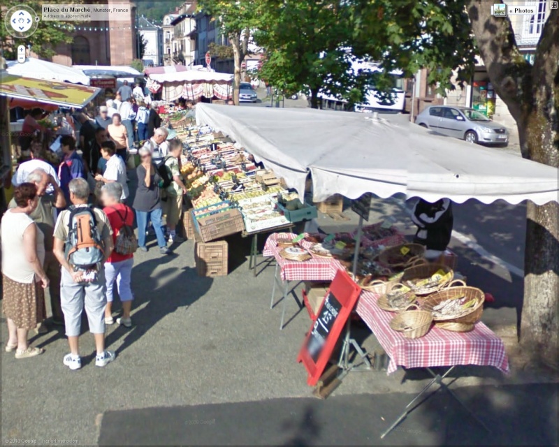 STREET VIEW : les scènes de marchés et brocantes Marche10
