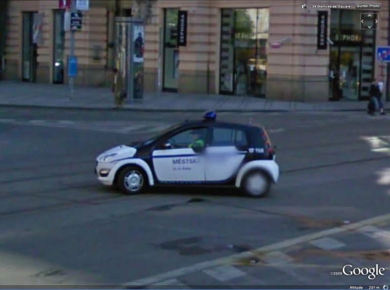 STREET VIEW : véhicules de police du monde - Page 3 Police10