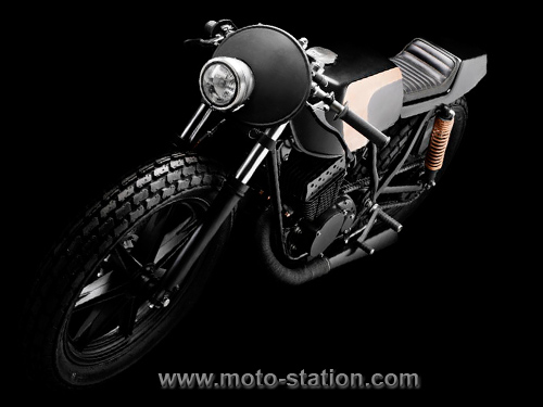 le genre de motos que l on ne croisent pas tous les jours! - Page 9 Wrench11