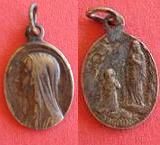 2 Médailles de LOURDES - Apparition de MARIE à Bernadette Soubirous 16080610