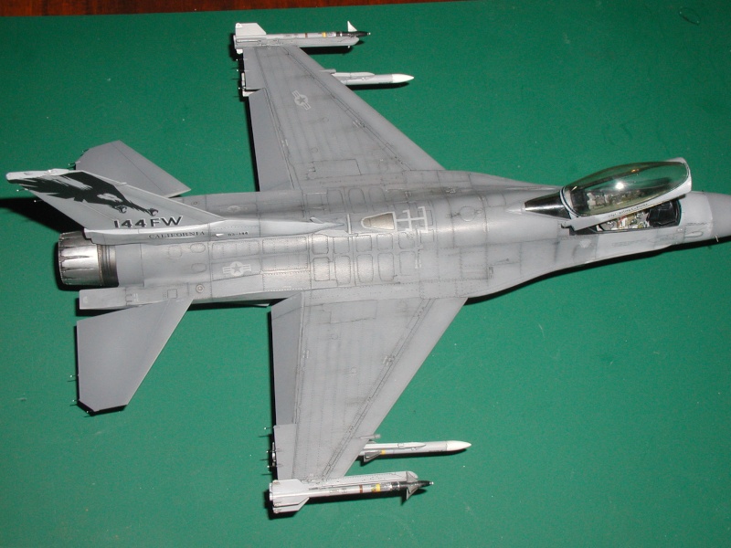 F-16 TAMIYA au 1:48 P1010173