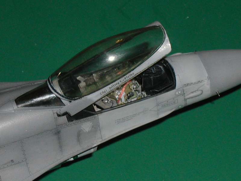 F-16 TAMIYA au 1:48 P1010175