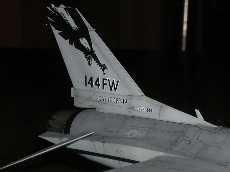 F-16 TAMIYA au 1:48 P1010202