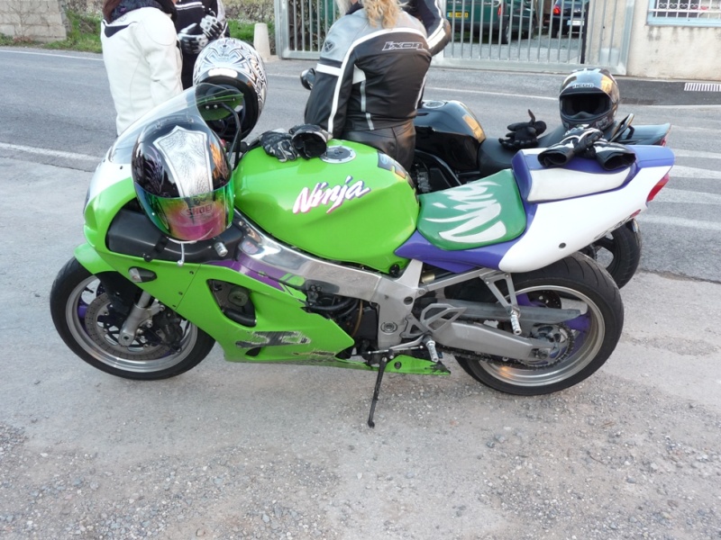 vds ZX7R P1010912