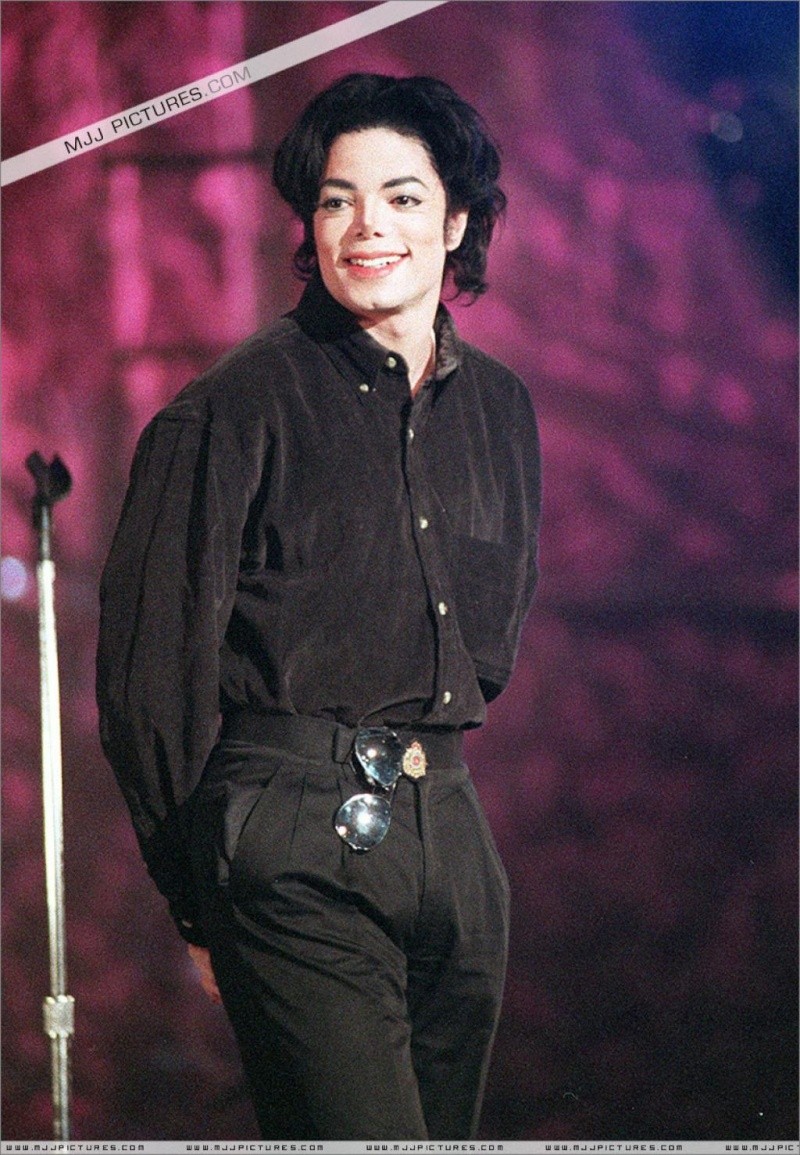 Smile - Page 4 Mjjpic17