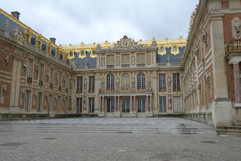 Les appartements de Louis XV et Louis XVI - Page 2 P1030413