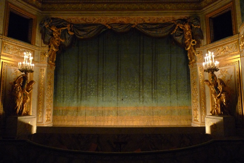 le petit théâtre de Marie-Antoinette à Trianon - Page 9 P1060330