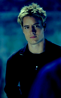 Justin Hartley Chris_46