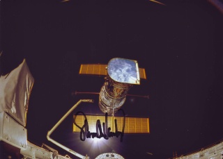 Hubble a 20 ans ! Sts-3122