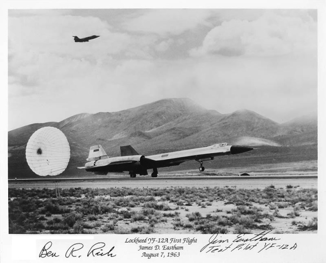 Pour les amoureux du Blackbird (et il y en a) et pour le plaisir des yeux... Yf-12a10