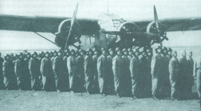 Les parachutistes de la division Szent-Laslo Para_h10