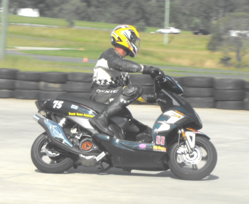 Scooter racing at Lakeside has been brought up a notch Dscf0013