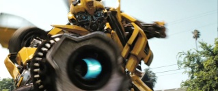 Bumblebee et son nouvel arsenal + le retour de Barricade ?! Extrai10