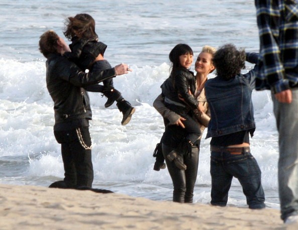 Johnny, laeticia, leurs enfants Jade et Joy sur la plage de Santa Monica! Johnn236