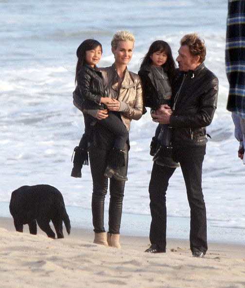 Johnny, laeticia, leurs enfants Jade et Joy sur la plage de Santa Monica! Johnn241