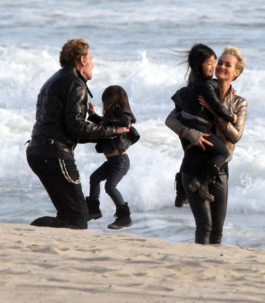 Johnny, laeticia, leurs enfants Jade et Joy sur la plage de Santa Monica! Johnn242