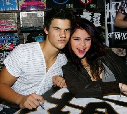 Selena Gomez and Taylor 30acex10