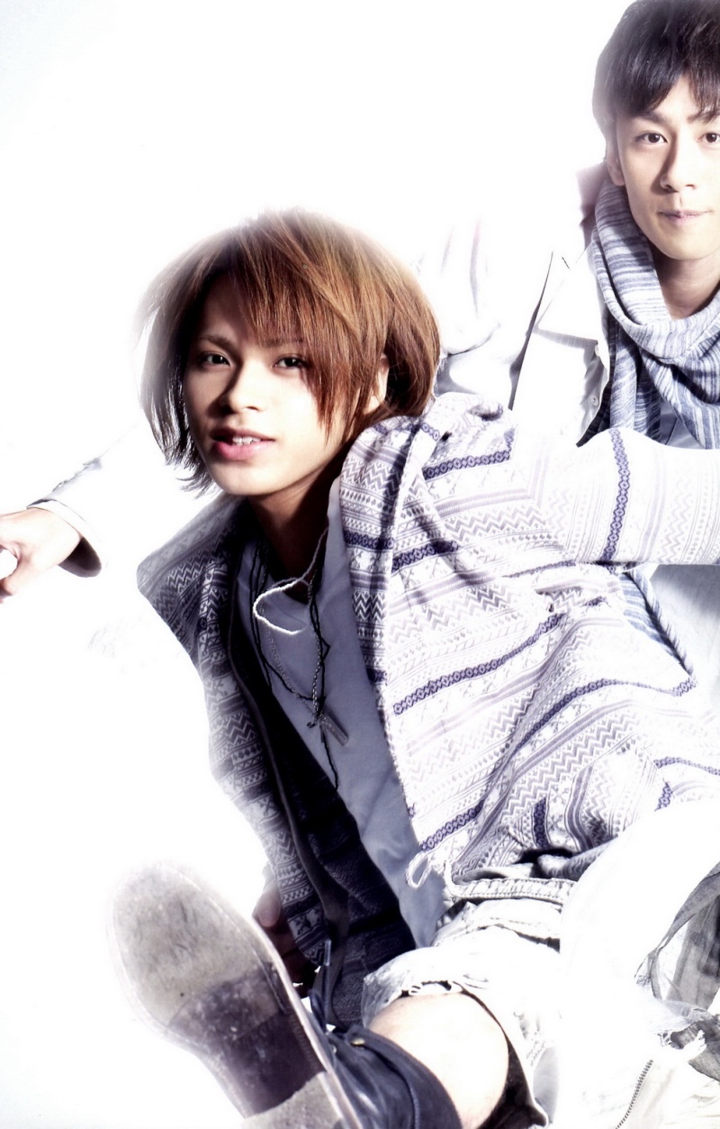 [Groupe] KAT TUN - Page 24 Pamphl10