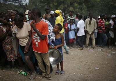 2 weeks after Haiti quake, food aid falls short Aid10
