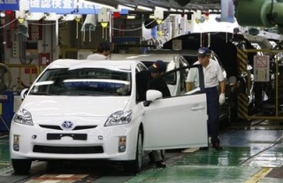 Toyota recalls 437,000 Priuses, hybrids globally Hybrid10