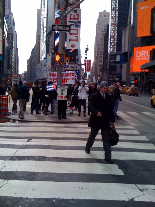 LA PROTESTA POR EL ASESINATO DE ORLANDO ZAPATA TAMAYO EN NEW YORK Bb1110