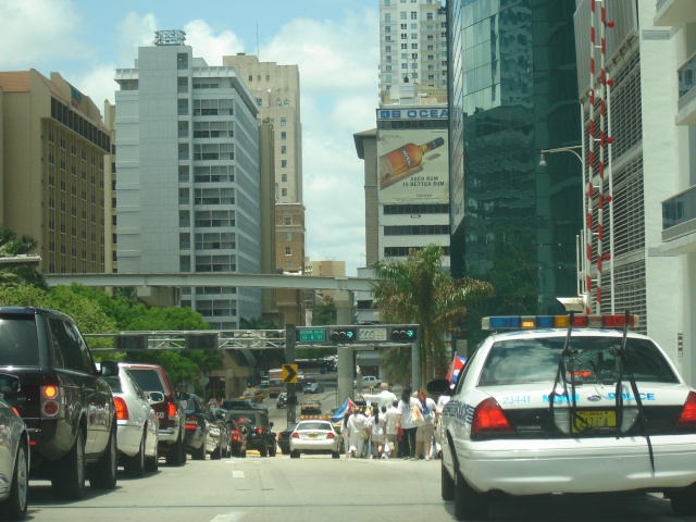 LA MARCHA EN MIAMI POR LOS PRESOS POLITICOS Y LA LIBERTAD MAYO 22 DEL 2010 Dsc01210