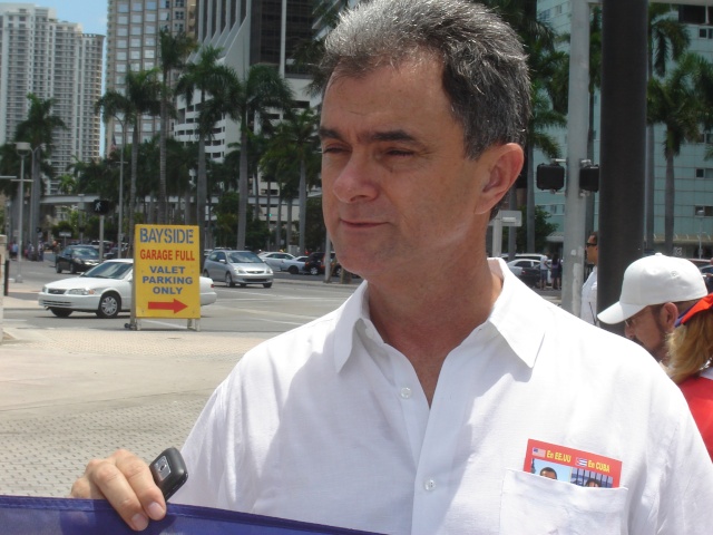 LA MARCHA EN MIAMI POR LOS PRESOS POLITICOS Y LA LIBERTAD MAYO 22 DEL 2010 Dsc01224