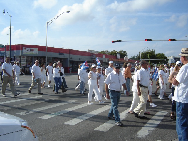 MARCHA POR LAS DAMAS DE BLANCO MIAMI MARZO 25 DEL 2010 Marcha15