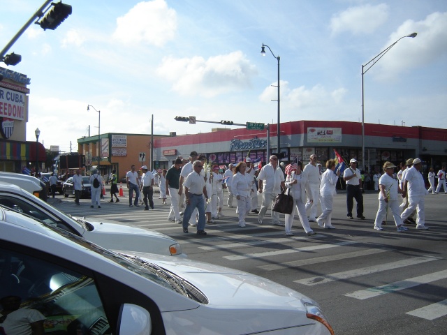 MARCHA POR LAS DAMAS DE BLANCO MIAMI MARZO 25 DEL 2010 Marcha16