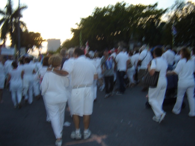 MARCHA POR LAS DAMAS DE BLANCO MIAMI MARZO 25 DEL 2010 Marcha46