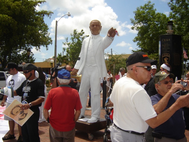 LA MARCHA EN MIAMI POR LOS PRESOS POLITICOS Y LA LIBERTAD MAYO 22 DEL 2010 Marcha63