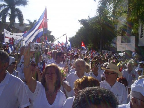 MARCHA POR LAS DAMAS DE BLANCO MIAMI MARZO 25 DEL 2010 Untitl15