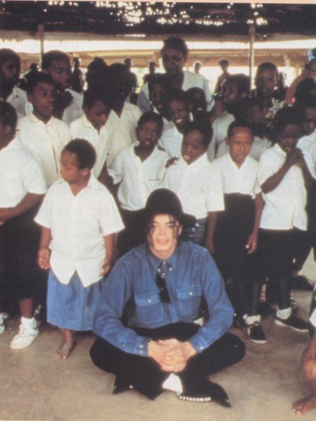 Foto di Michael e i bambini - Pagina 14 Mj-mic11
