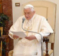 Benoît XVI souligne l'importance des congrès eucharistiques internationaux A_ben_10