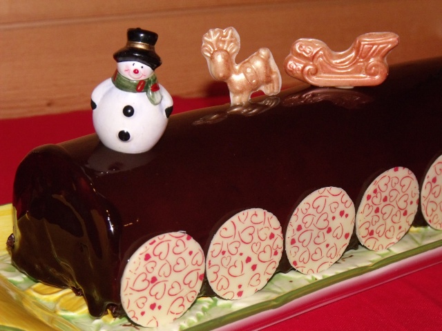 Bûche chocolat / fève tonka + glaçage au chocolat brillant Recett49