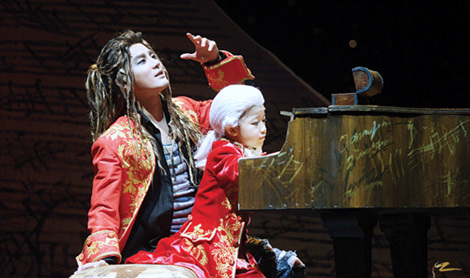 Xiah Junsu "I Was Hesitant At First When I Was Asked To Be Mozart" 23vhrm10