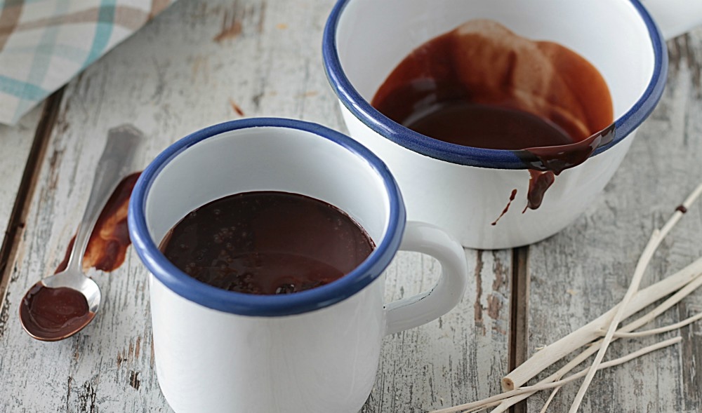 Cioccolata calda come al bar ricetta fatta in casa