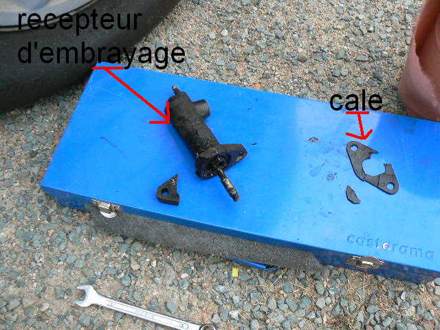 changement recepteur d'embrayage sur mercedes 307 D P1020511