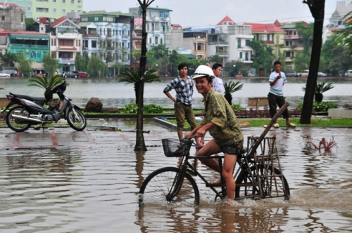 Việt Nam- Transport mùa lụt lội. 29905512