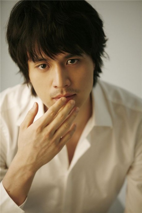 Lee Dong Wook Reveals the Most Crucial Traits He's Looking for in a Woman - Kore