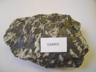 recherche diverses roches NON CALCAIRE Gabro10