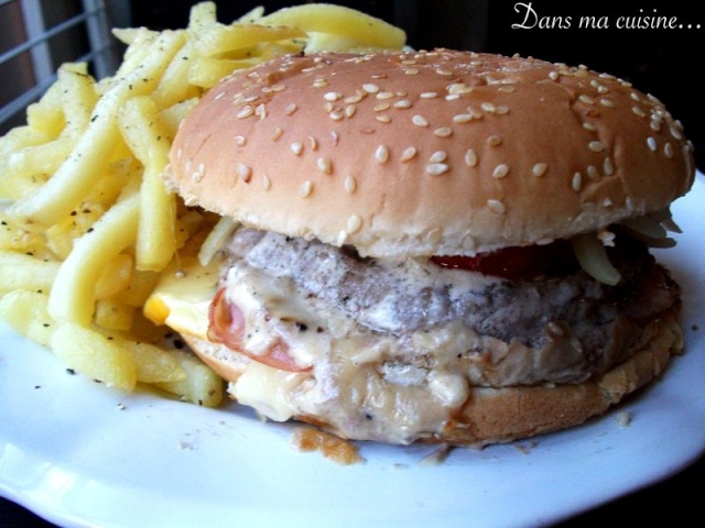 Burger Maison Sauce au Poivre et Reblochon... 59920410