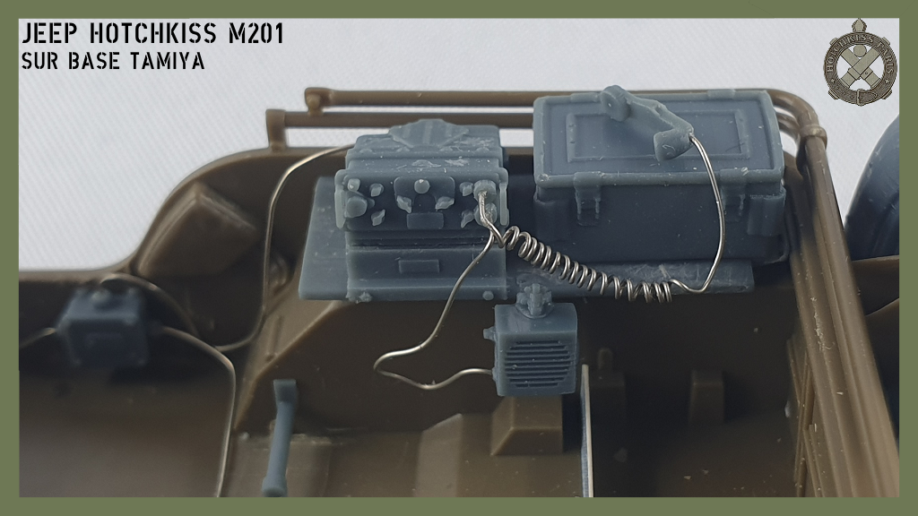 1/35 - Hotchkiss M201 avec radios (base Tamiya) M201-021