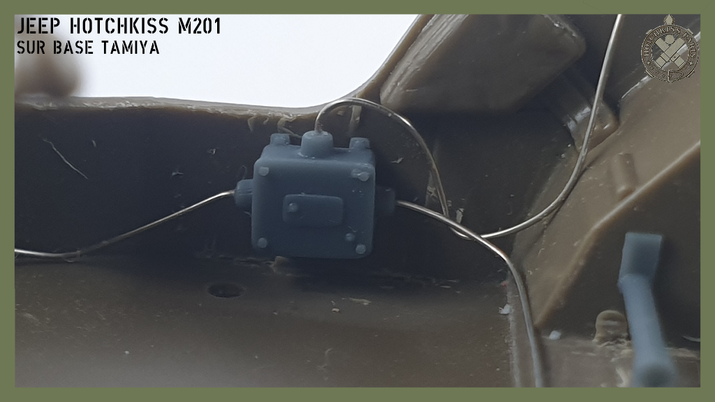 1/35 - Hotchkiss M201 avec radios (base Tamiya) M201-022