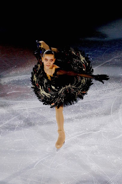 The worst dresses in figure skating history  - Page 2 Adelin10