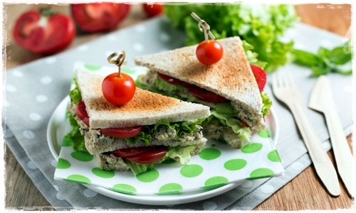 Sandwich con tofu, capperi e olive 14337711