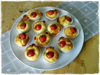 Muffin salati con pomodorini Dsc12710